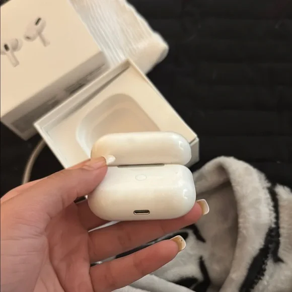 Airpods Old Gen 3 Case (NO AIRPODS)
